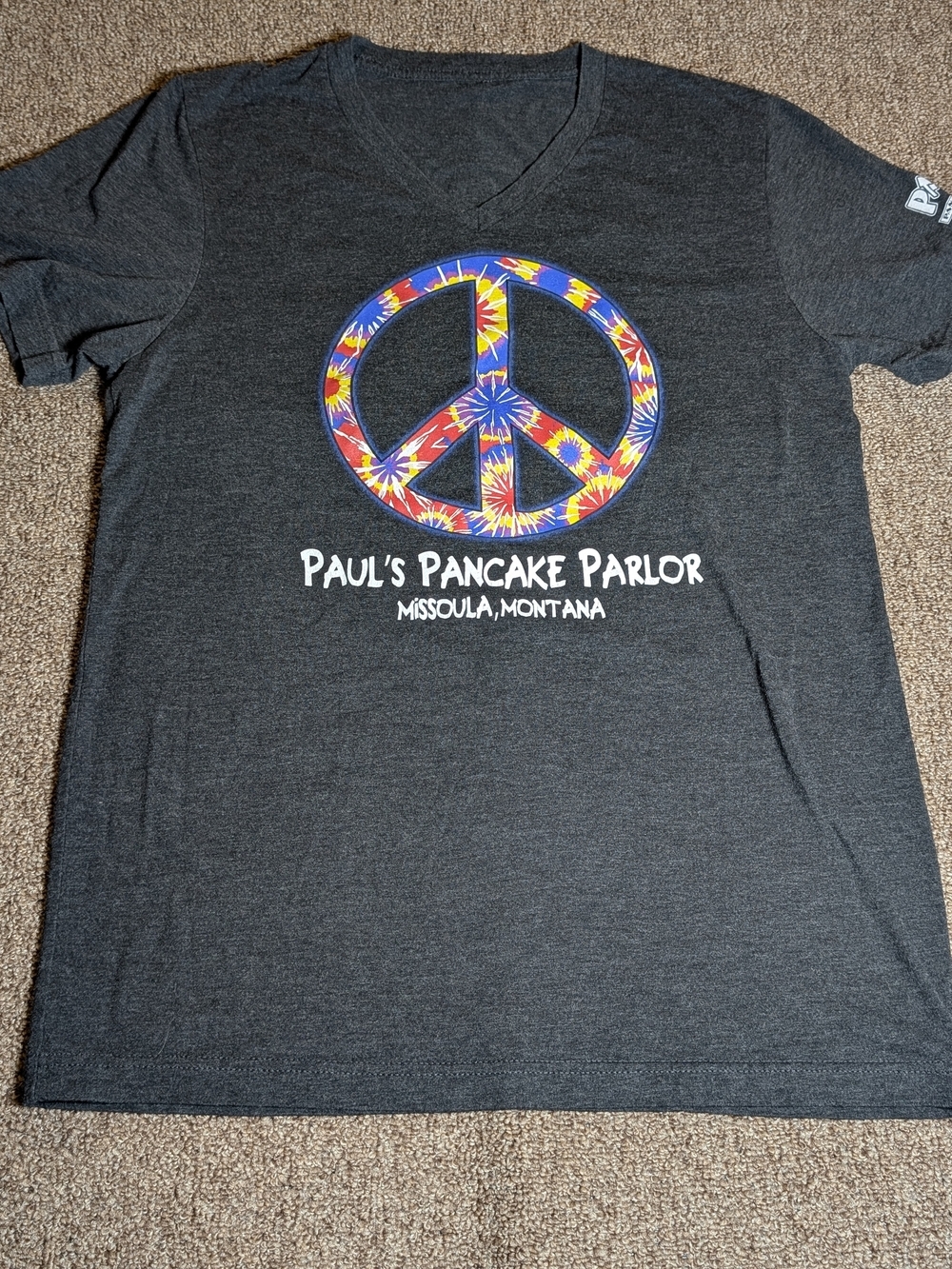 Paul's Pancake Parlor Missoula Montana Peace Sign Graphic V-Neck Tee—S/M